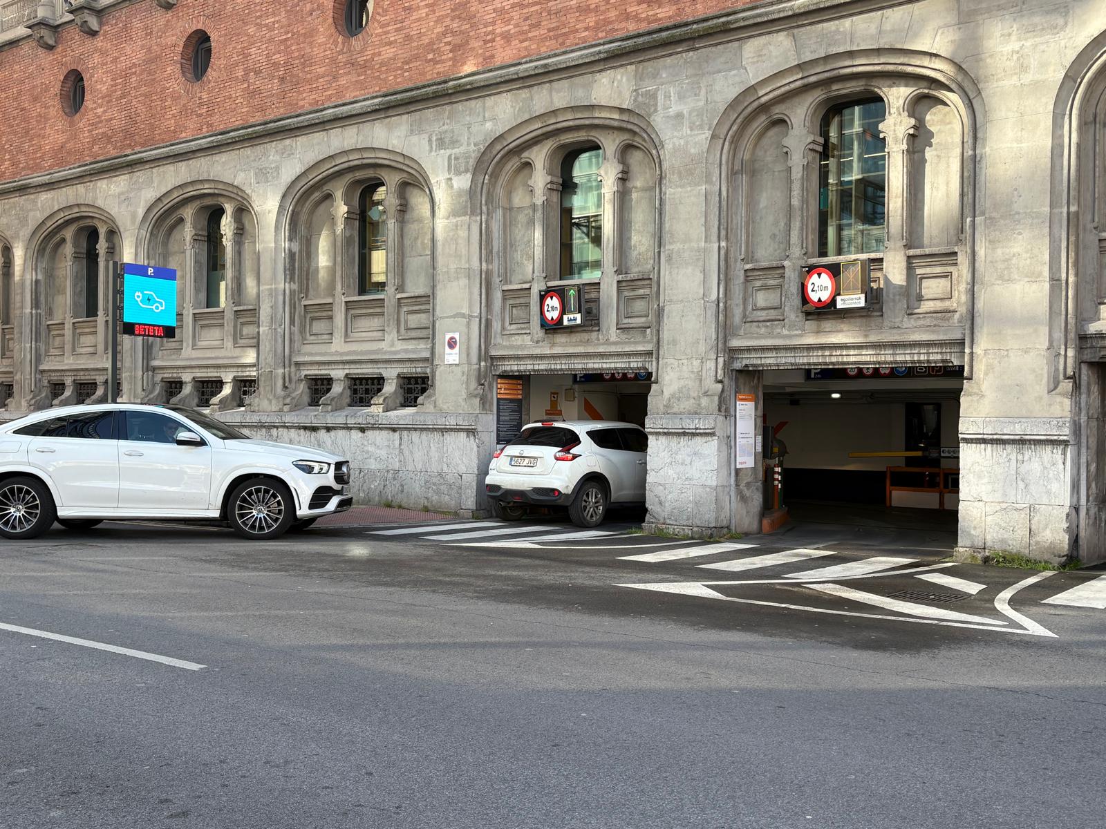 PARKING INDAUTXU Y ALHONDIGA 